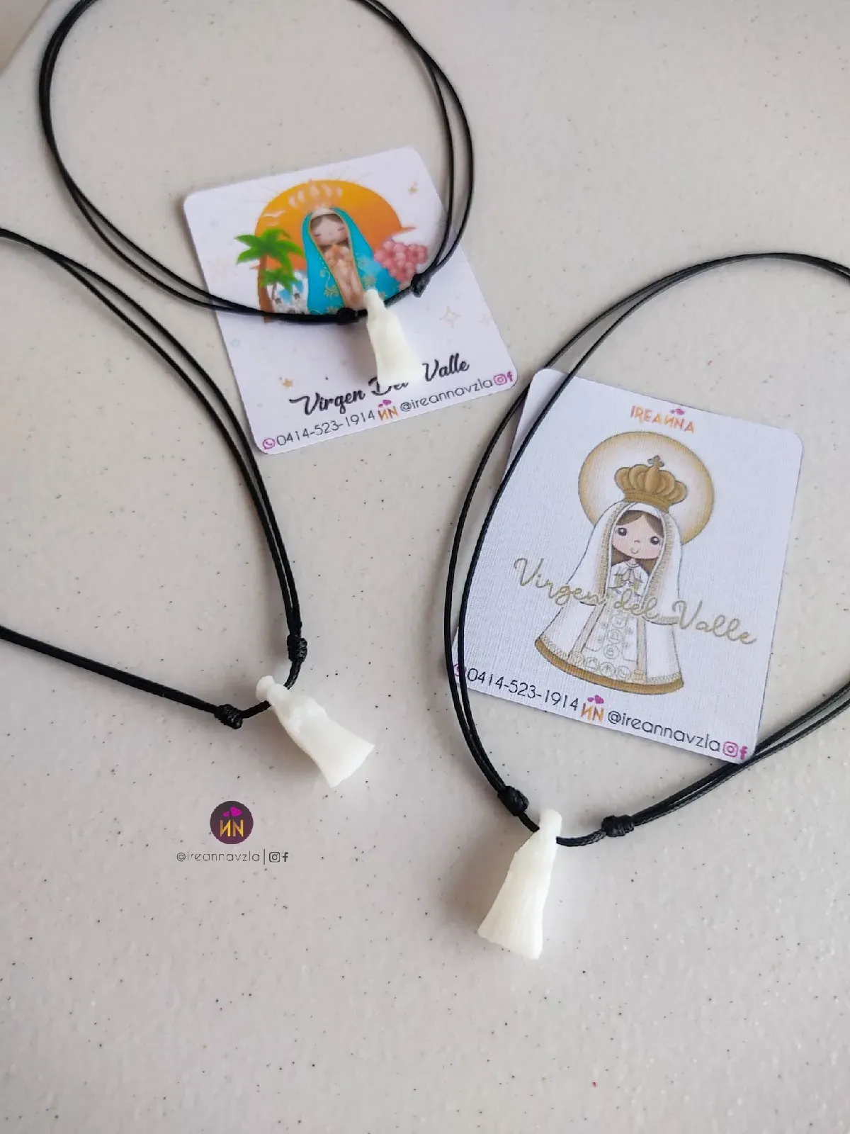 Collar Virgen del Valle resina 