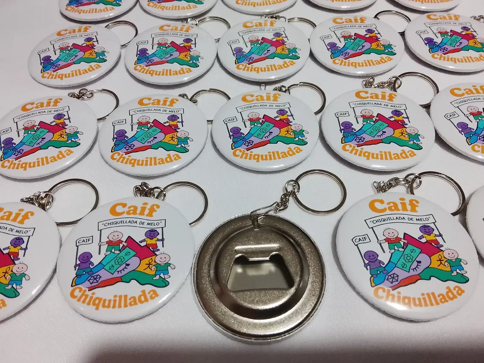 Pin llavero con destapador pack por 10 unidades 