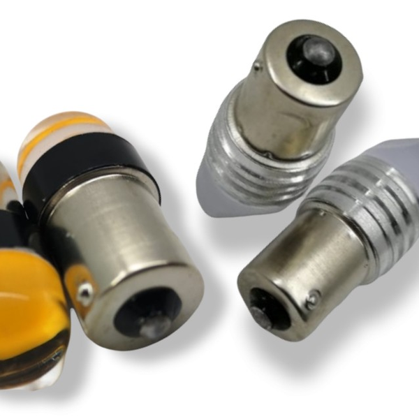 Direccionales o Reversa 24V