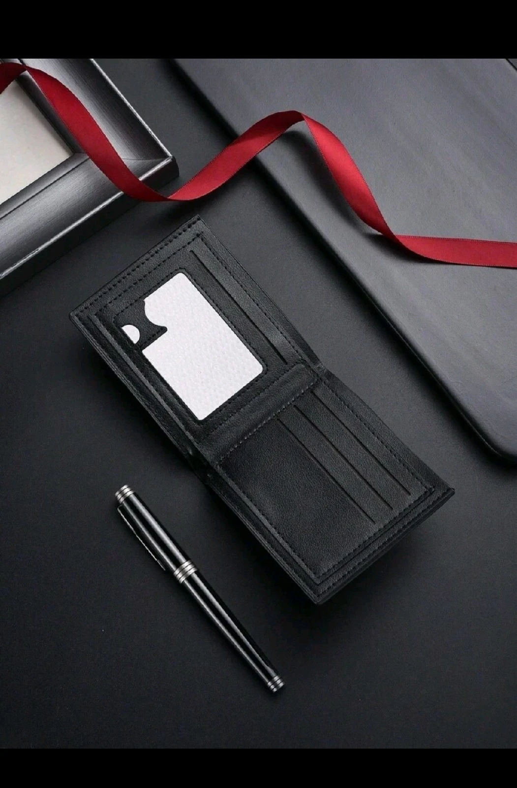 Billetera de Caballero Elegante con Textura Geométrica 5