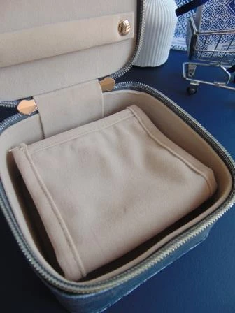 JOYERO LUXURY VIAJERO EN CREMALLERA GAMUZA GRIS  4