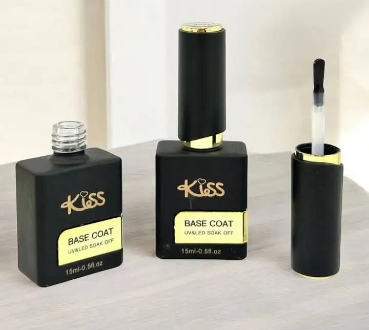 BASE Y TOP COAT MARCA KISS 
