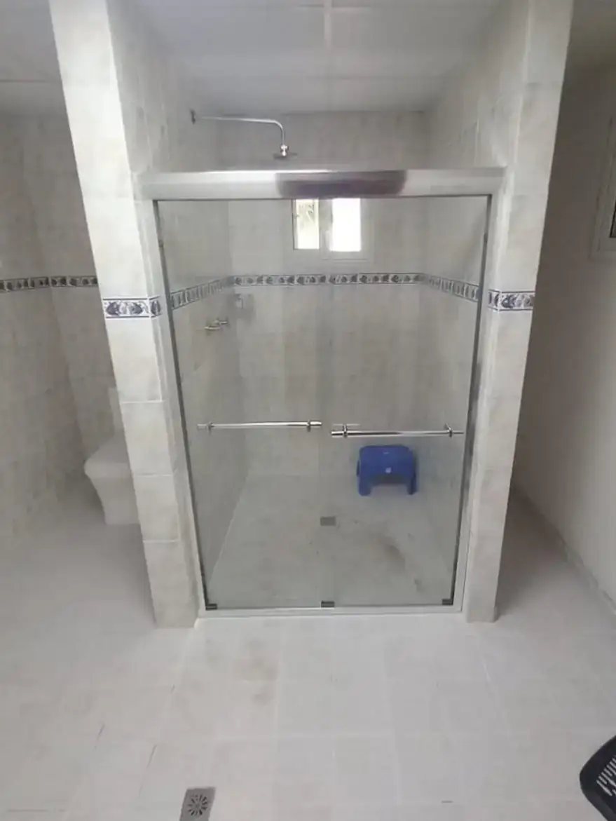 Puerta de baño modelo premium 