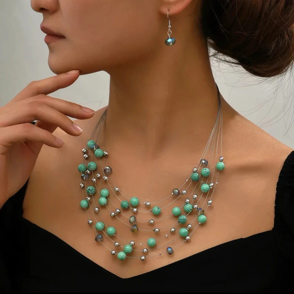 Collar Flotante en capas en verde claro