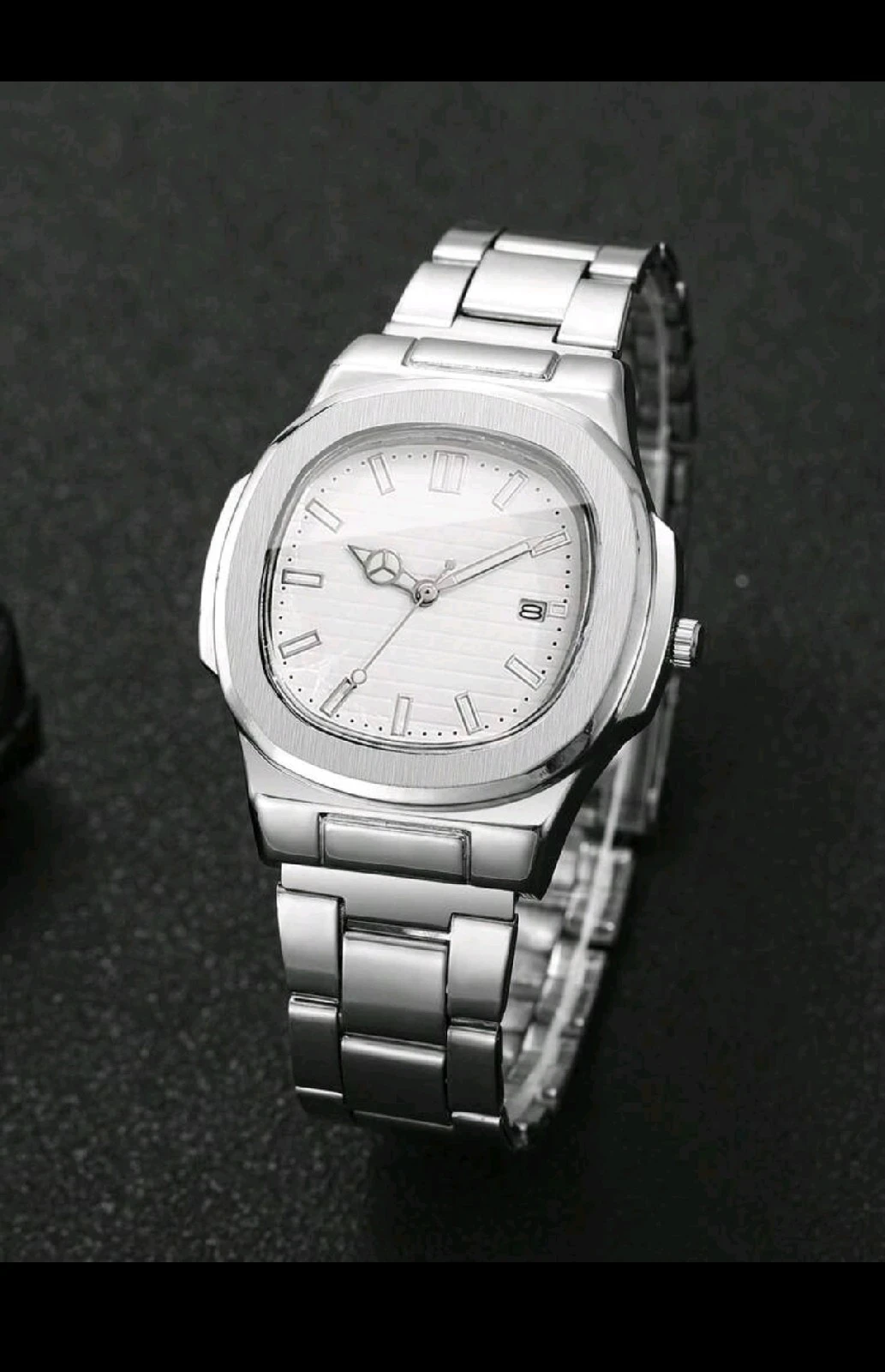 Reloj Análogo Ejecutivo con Bisel Octagonal y Fechador 8