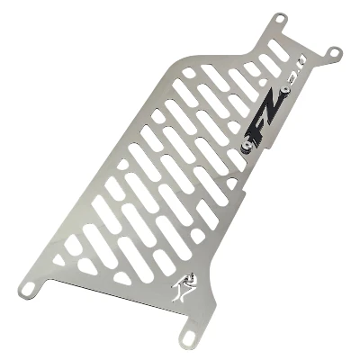 FZ 3.0 P. Radiador acero cromado logo 3d negro ML