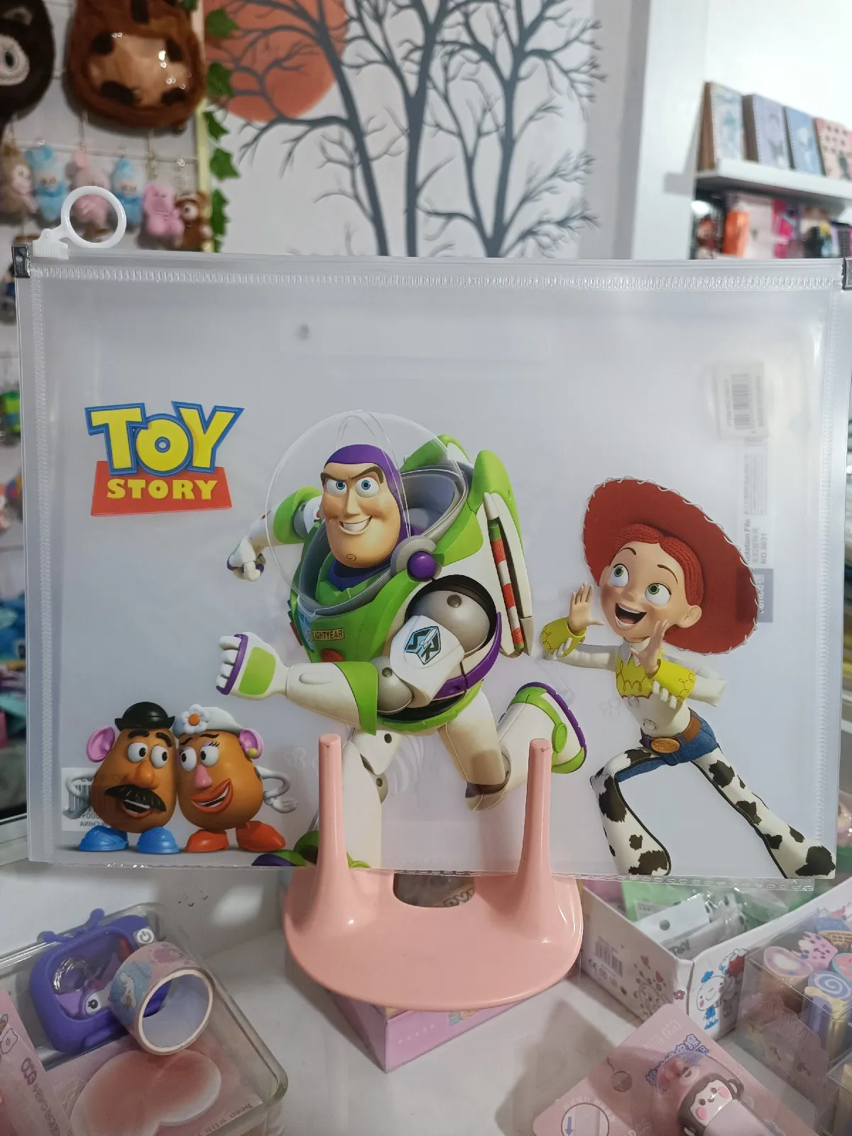 Carpeta tipo sobre. TOYS STORY  4