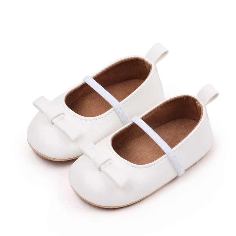 ZAPATITOS BLANCOS PARA BEBE  3