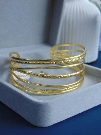 BRAZALETE ACERO DOR 7 LINEAS MARTILLADO 3