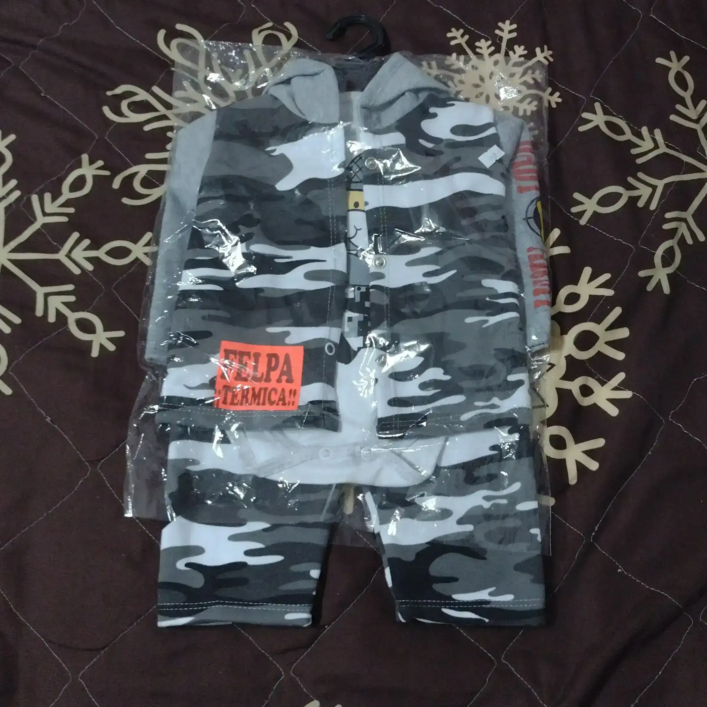 Conjunto de pants, pañalero y sudadera para bebé camuflaje 3-6 meses