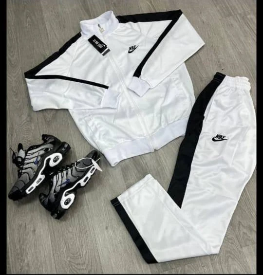Conjunto de sudadera Nike 3