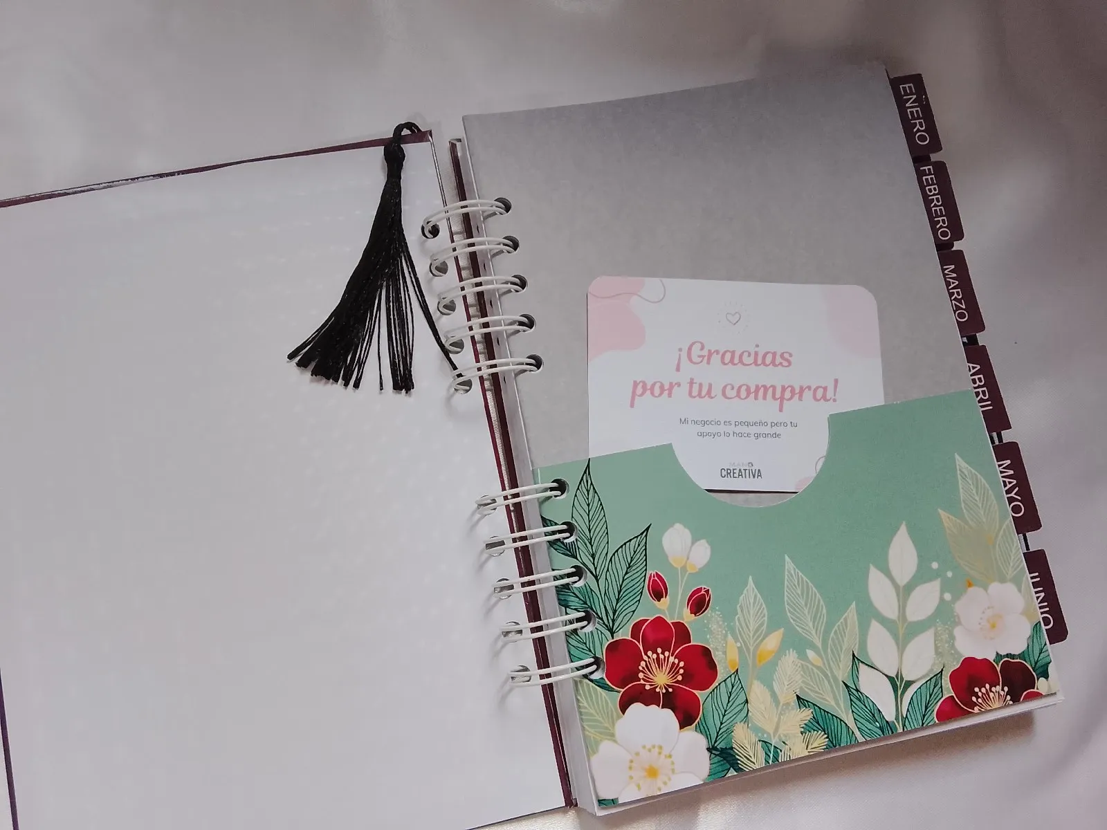 Agenda semanal con marcadores de meses 2