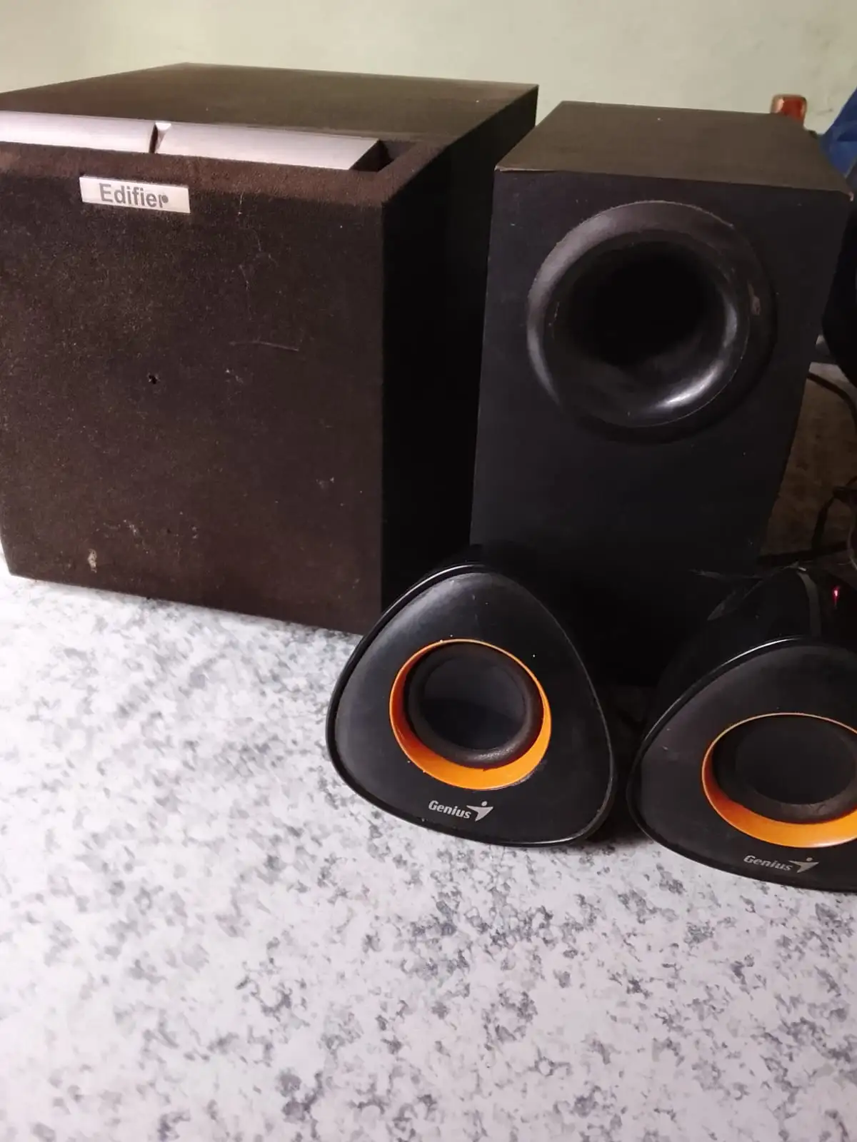 2 parlantes