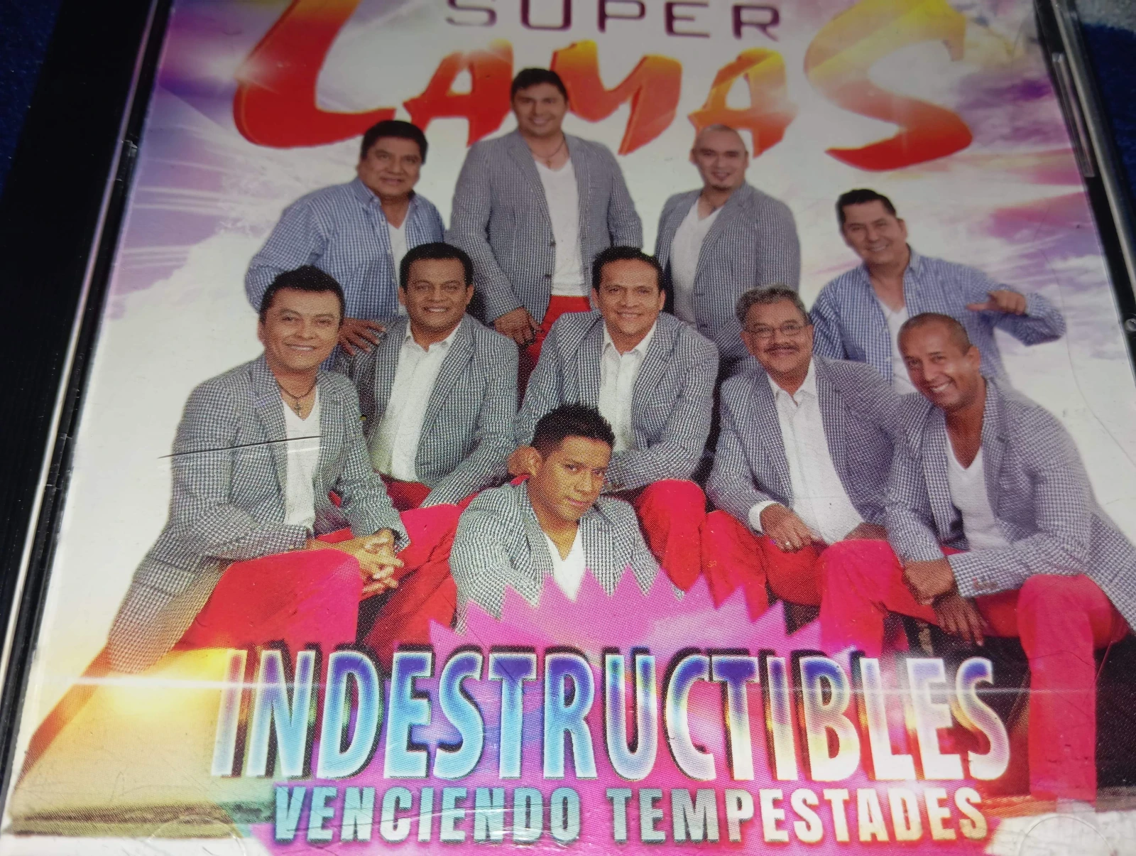 Super Lamas - Indestructibles (MEXICO)