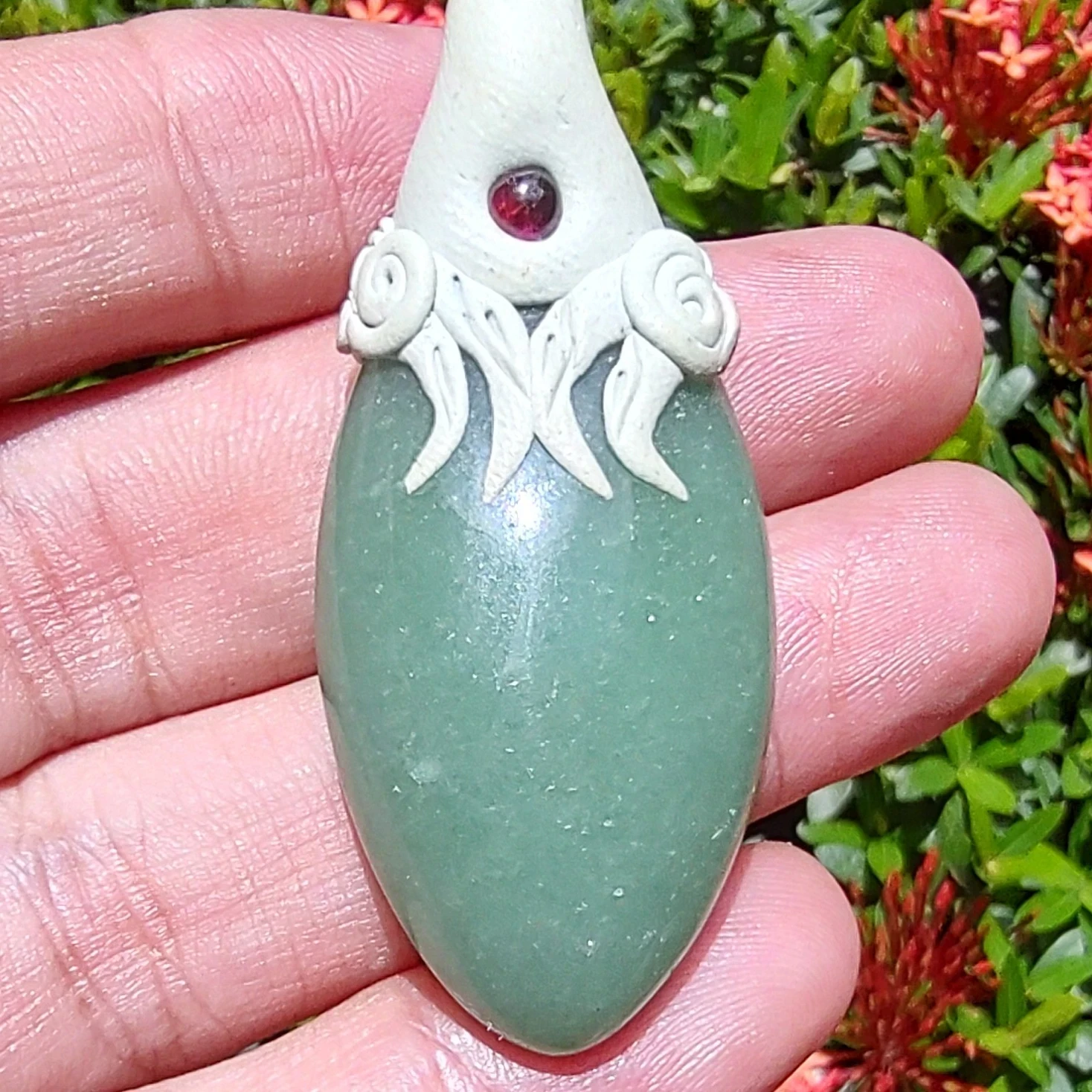 Colgante Halloween Artesanal de Aventurina Verde y Granate Piropo
