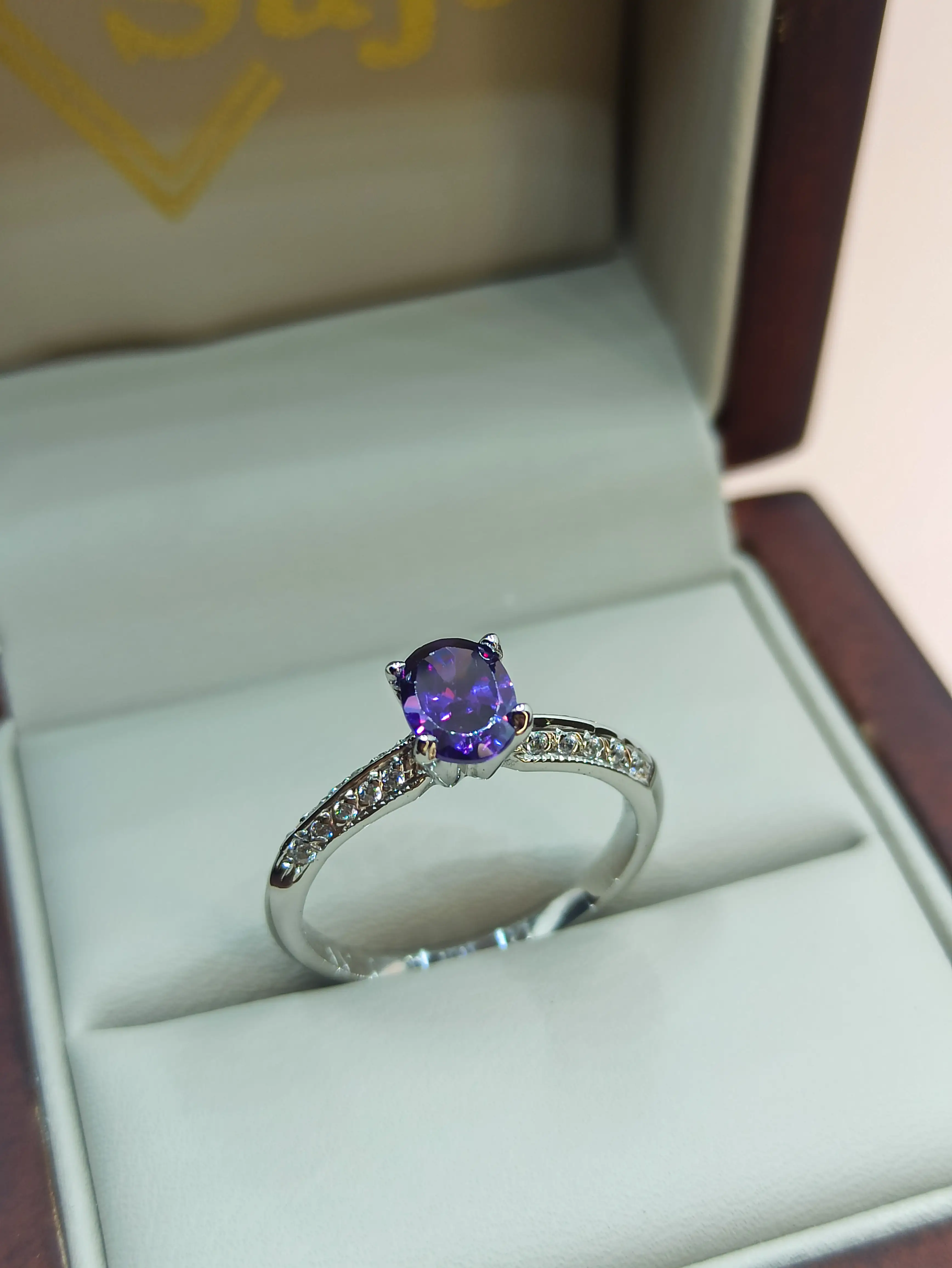 Anillo Barcelona con amatista