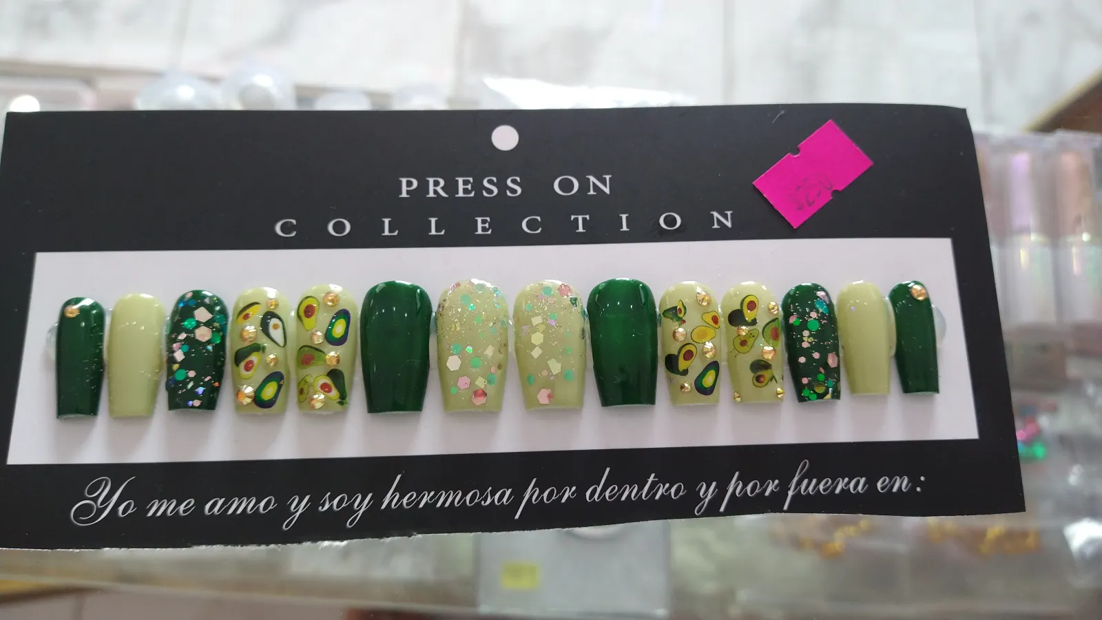 Uñas aguacate