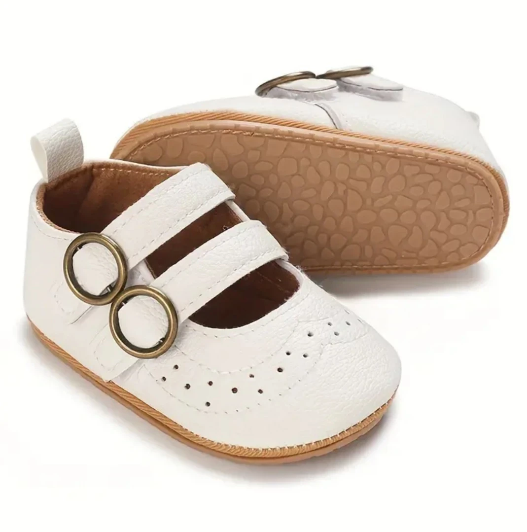 ZAPATITOS BLANCOS 3