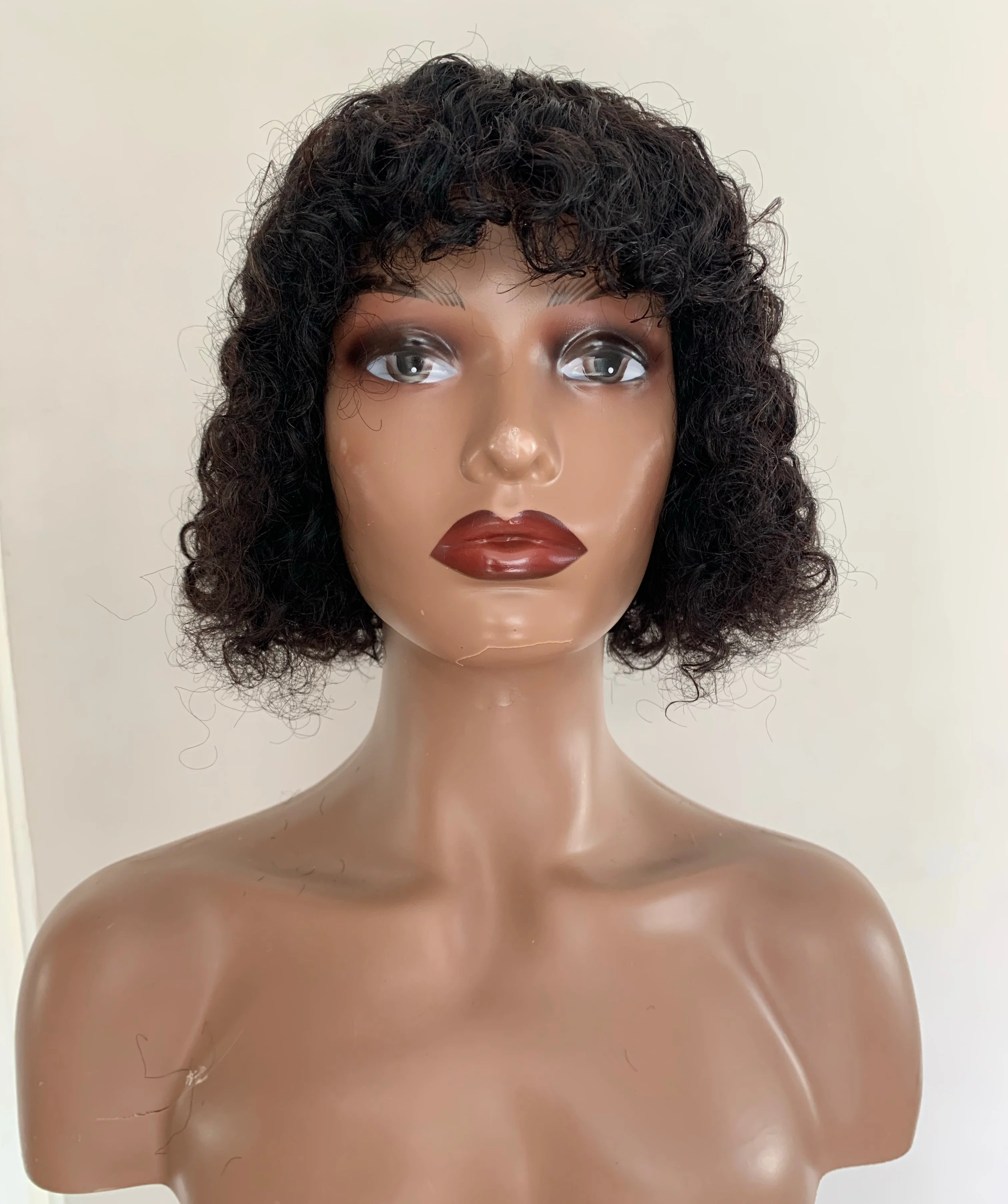 Peluca con galluza 8”