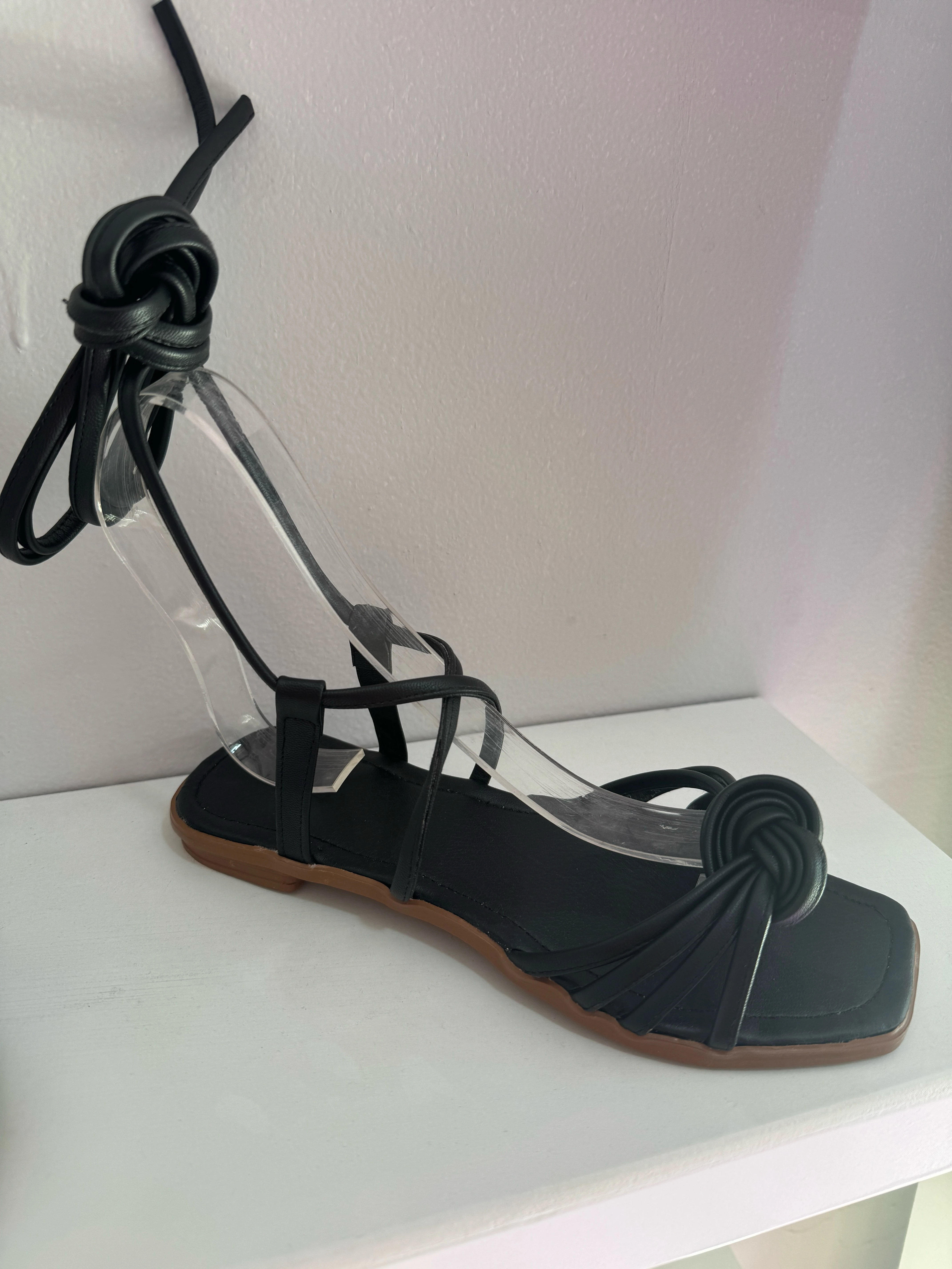 Mod.904 Sandalias cintas negro 