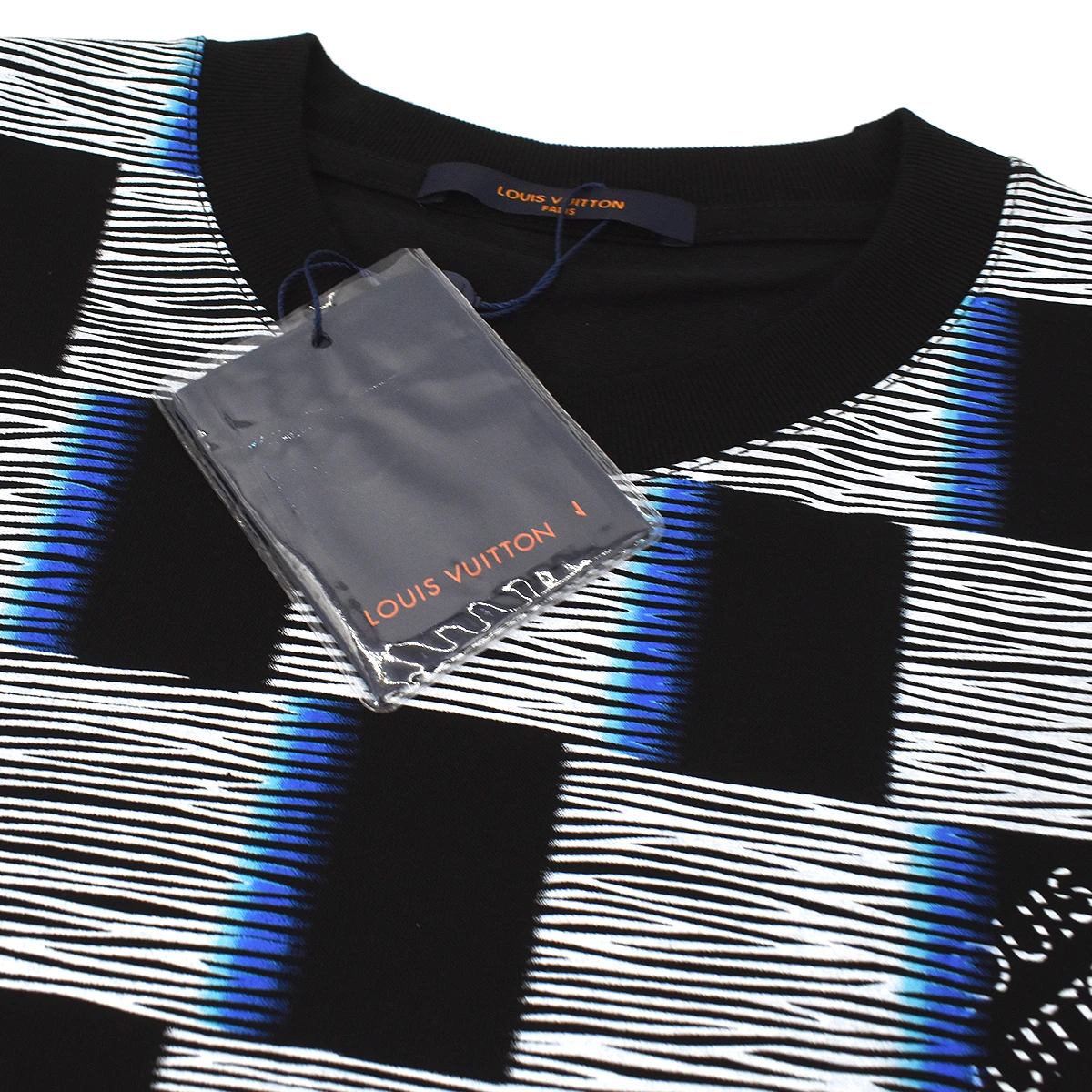 Playera LV 4