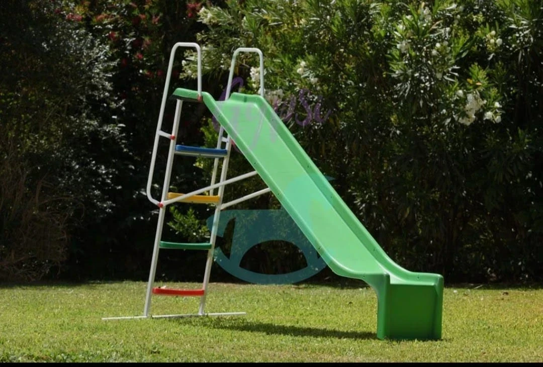 TOBOGÁN DE PLASTICO REFORZADO 4 ESCALONES 1  2