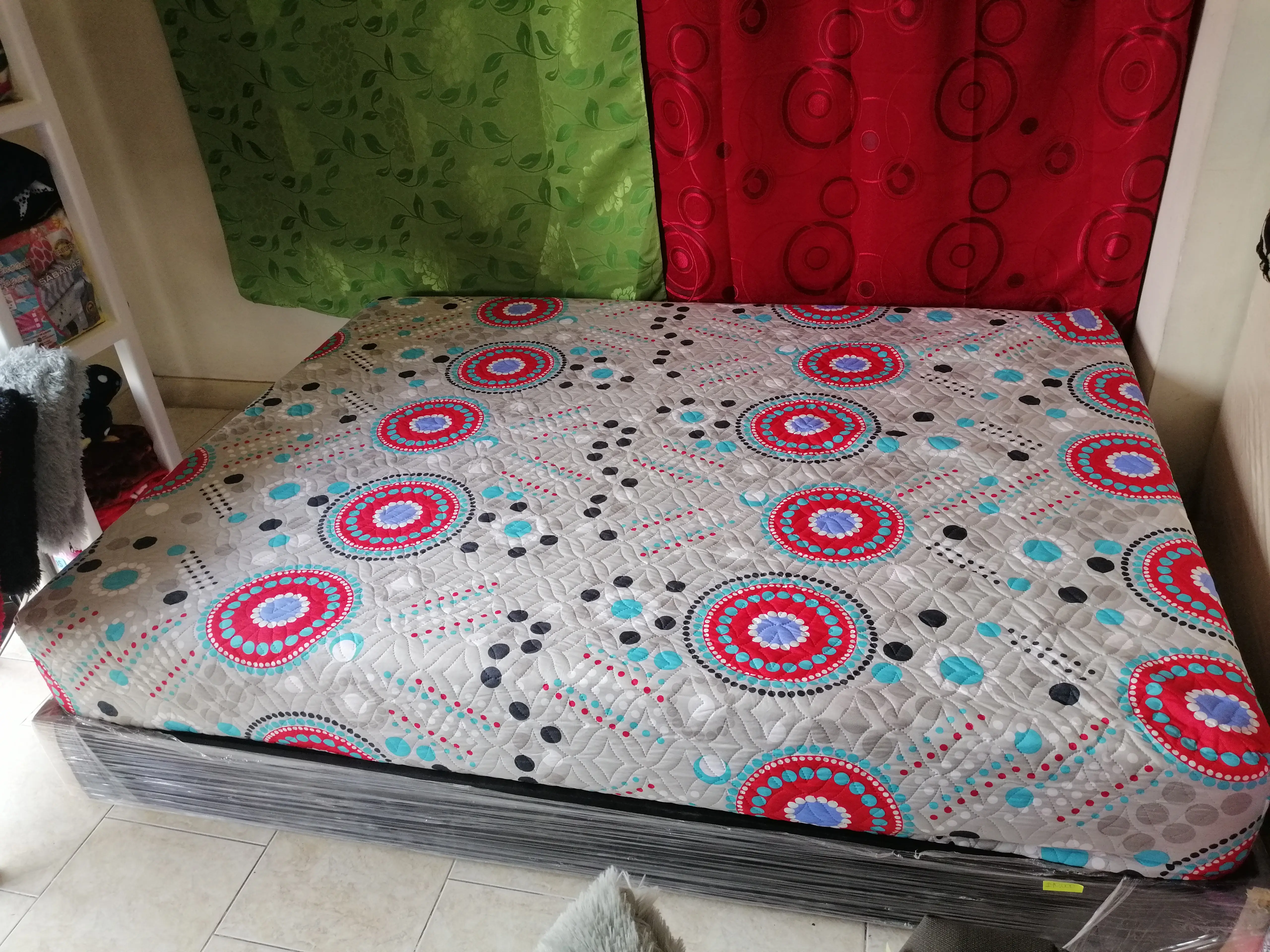 Forros protectores para colchones ajustables en antifluido