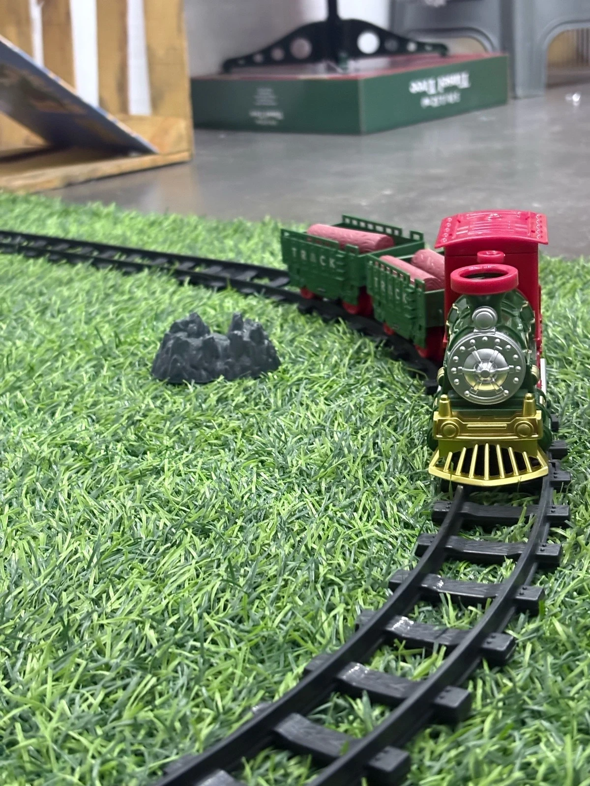 TREN MUSICAL JUMBO 24 piezas en total, con movimiento y humo 3