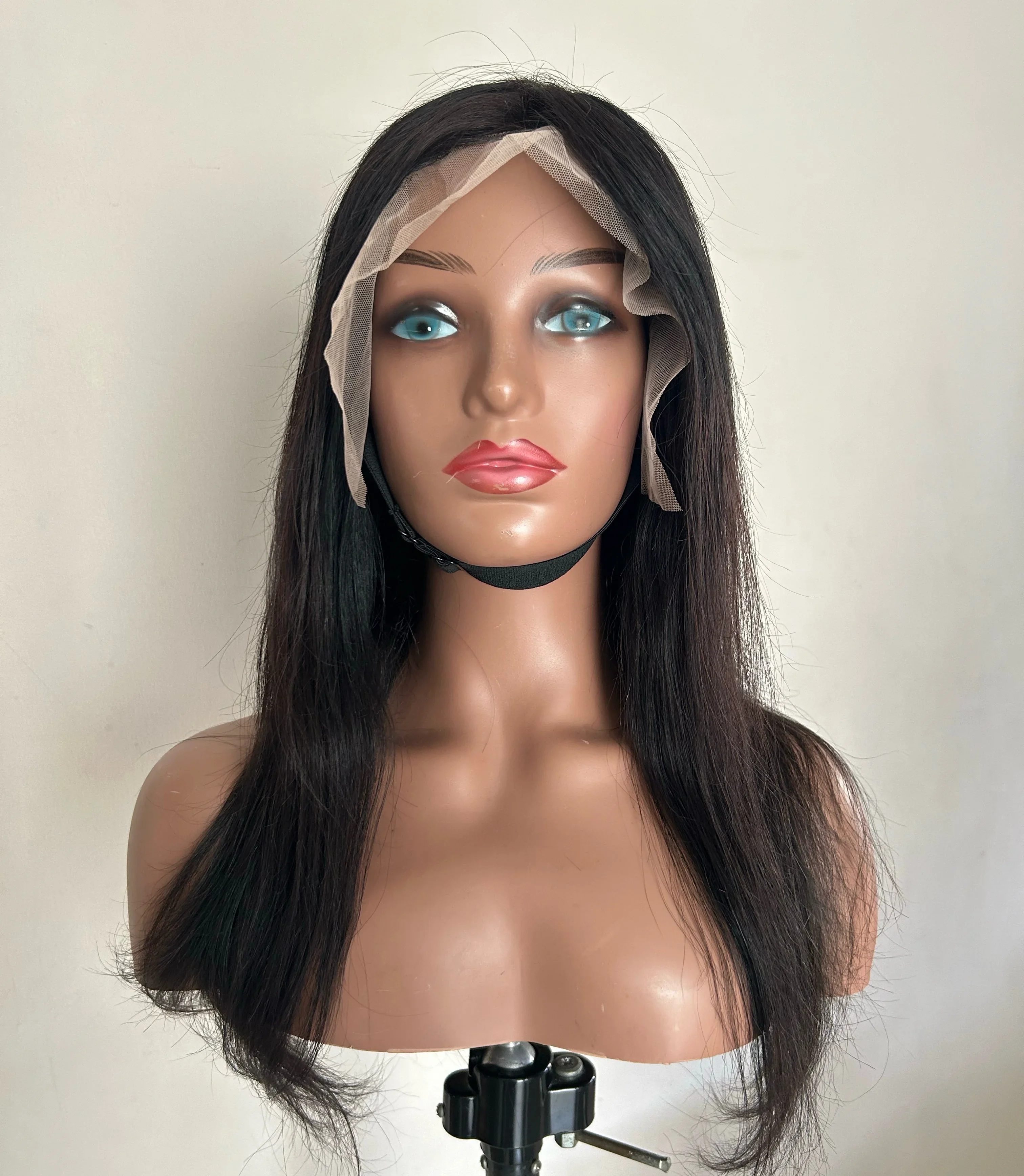 Peluca de 18”  lisa  color natural   2