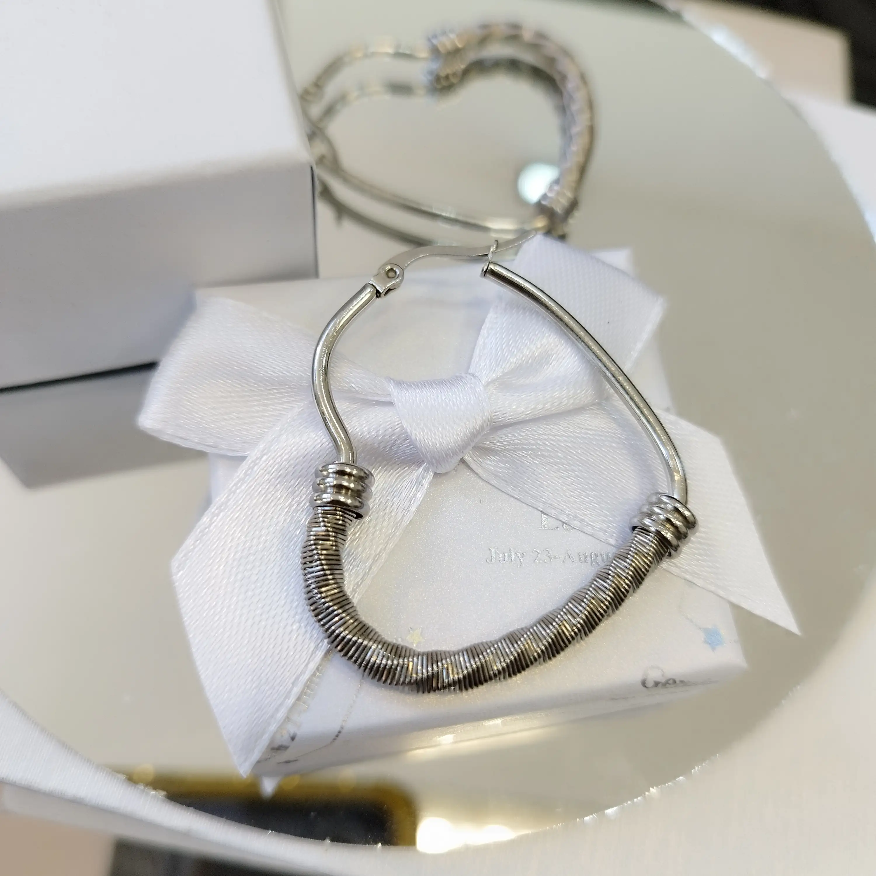 Aros Chanel