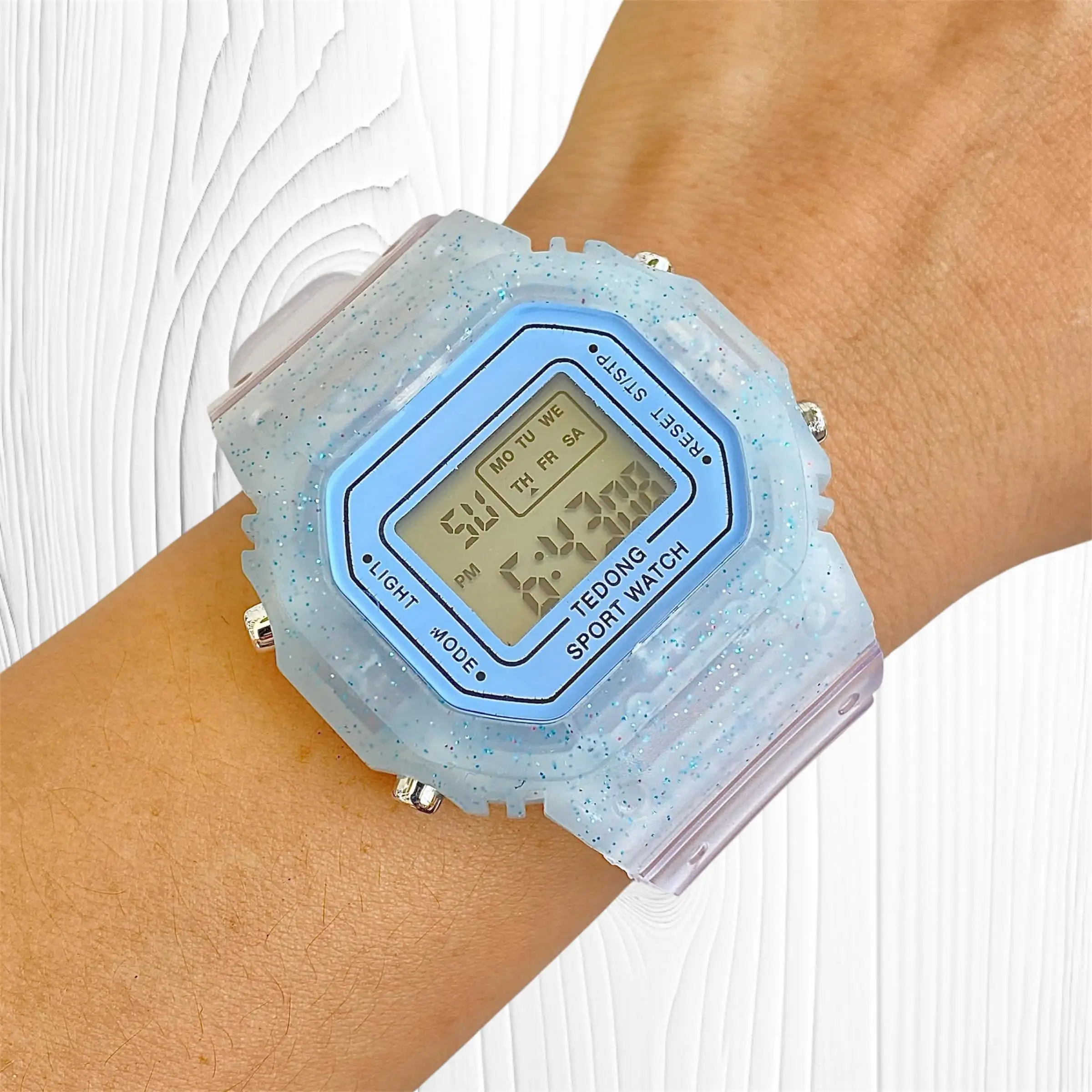 Reloj Deportivo Digital Cuadrado Escarcha Transparente Azul