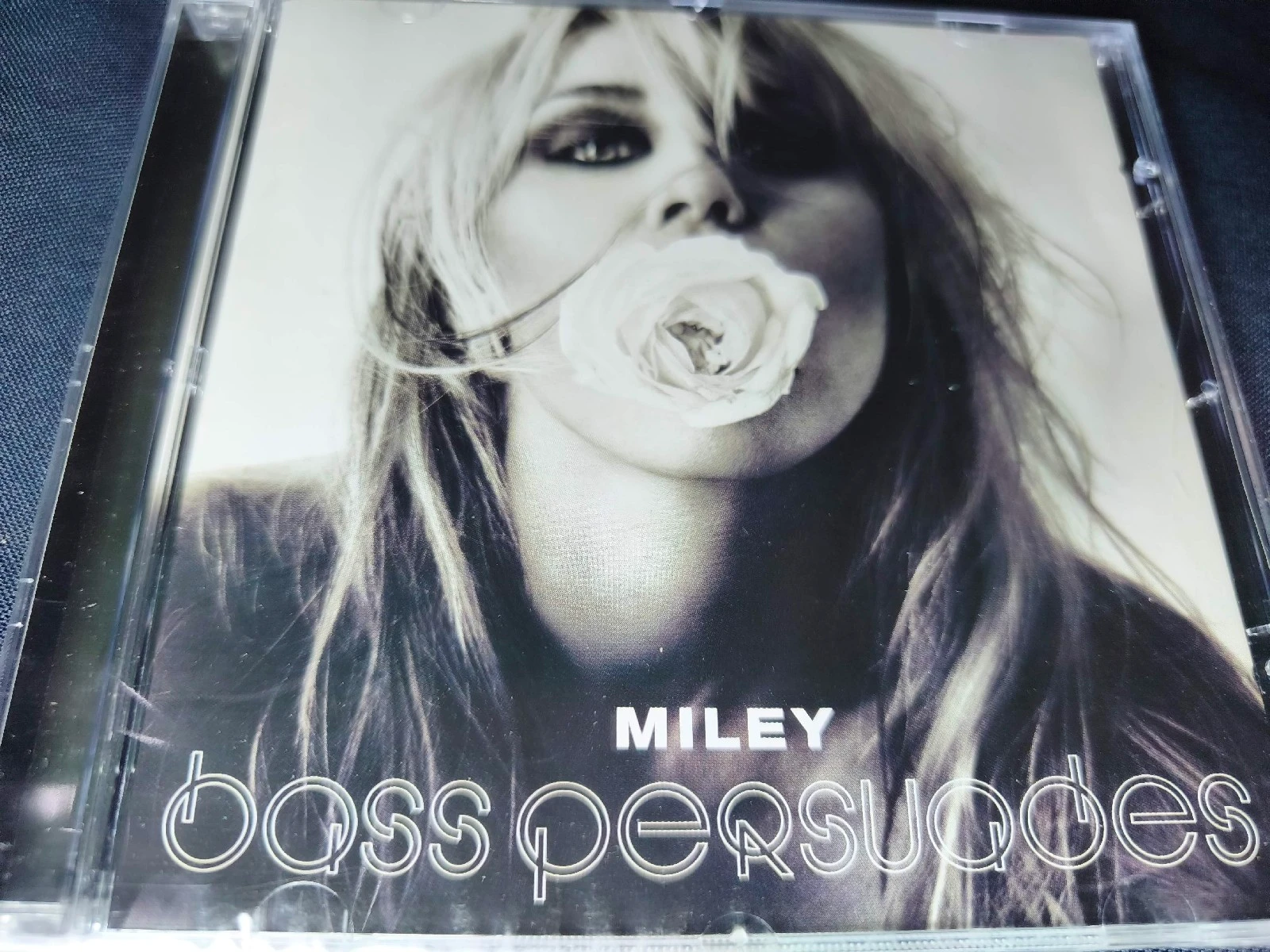 Miley - Bass Persuades (ARGENTINA)