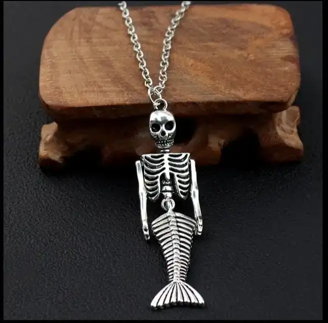 Collar de calavera 