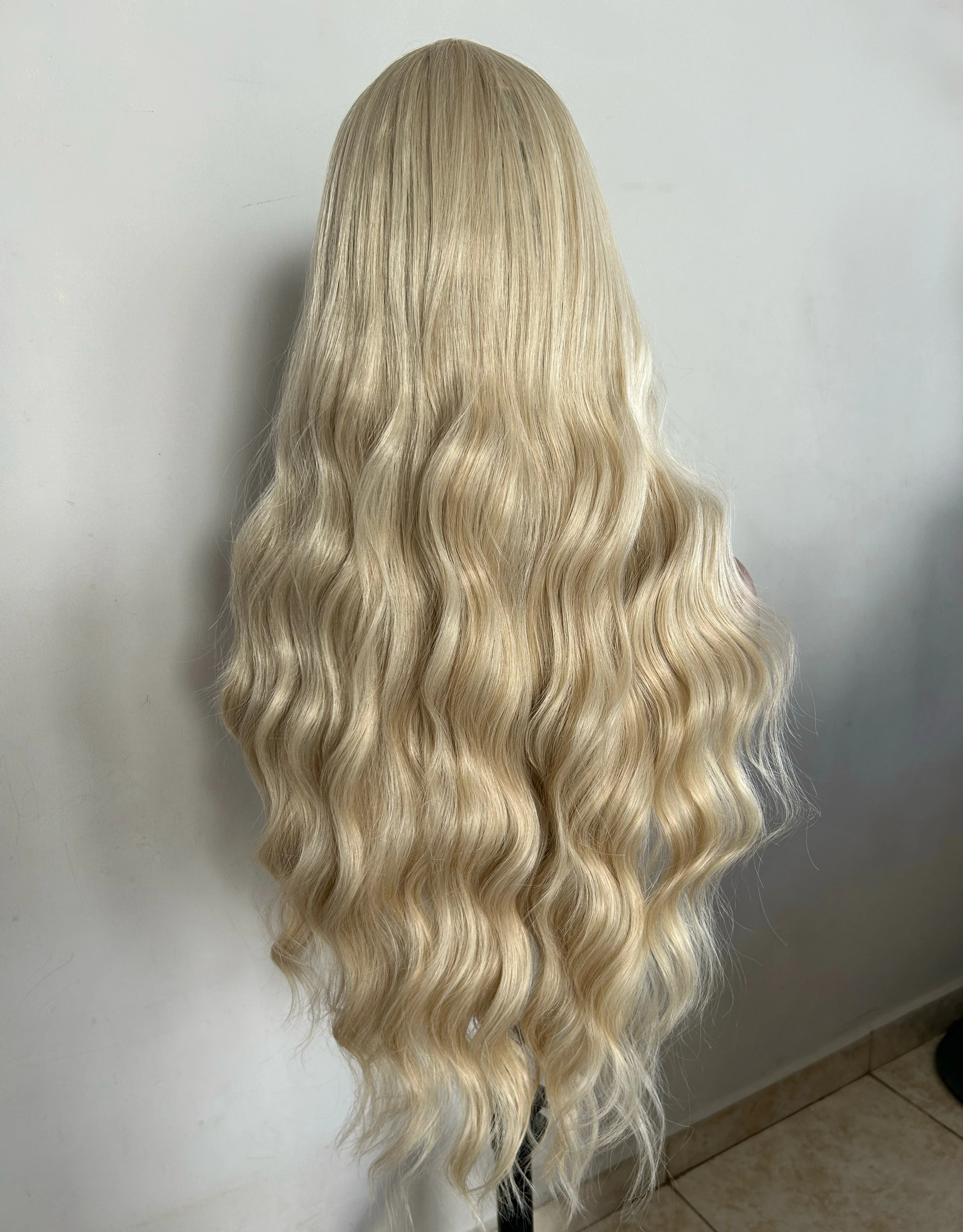 Peluca larga rubia ondulada sintética peluca rubia platinada peluca rubia partición media peluca rubia natural  4
