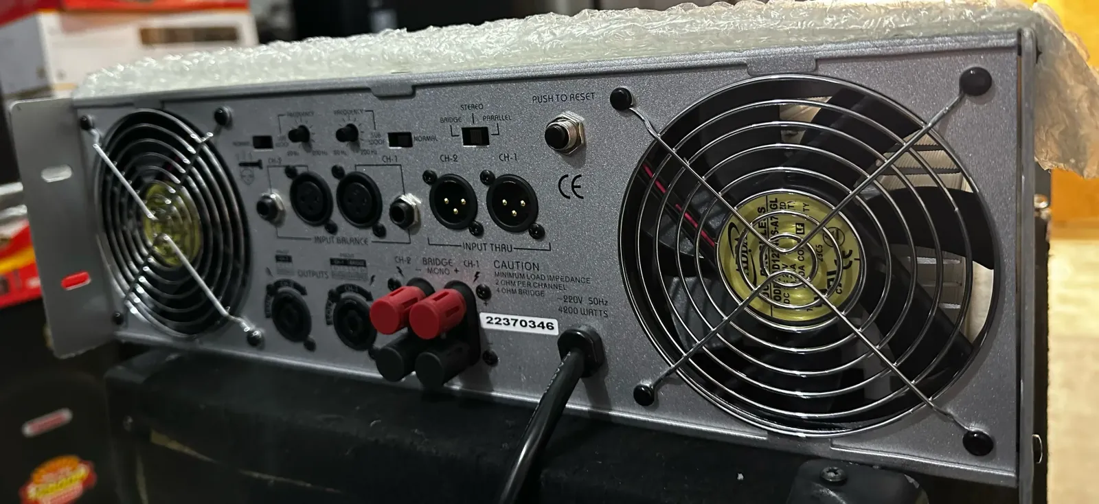 AGOTADO PODER AMX V5000 PRECIO: 8200Bs  PEDIDOS : ￼⁨69442828⁩ PODER ultra potente en solo 3 espacios de rack. 1900 watts RMS por canal a 2 ohmios. 1300 watts RMS por canal a 4 ohmios. 800 watts RMS por canal a 8 ohmios. Puente mono: 3000 watts RMS a 4 ohmios, 2100 watts RMS a 8 ohmios. Distorsión armónica total. Sensibilidad de entrada y impedancia. Peso: 22.50 kg. Código: V5000 2