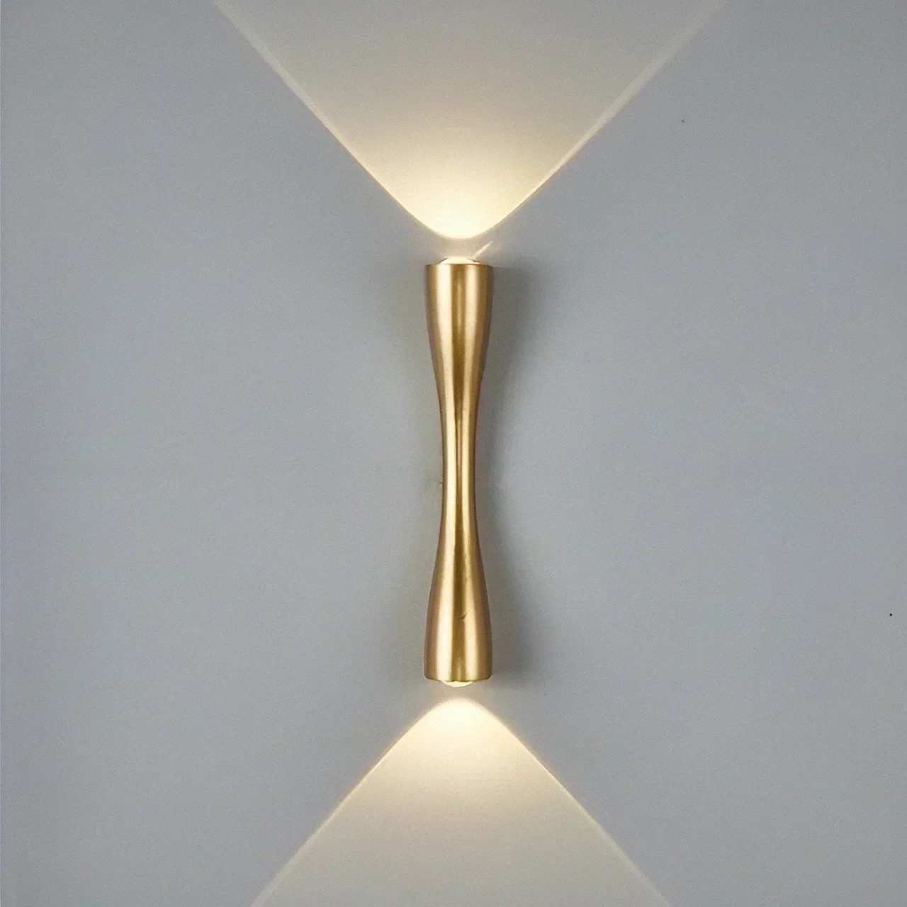 APLIQUE PARED ARFI DORADO 6W IP20 LUZ CALIDA/3000K