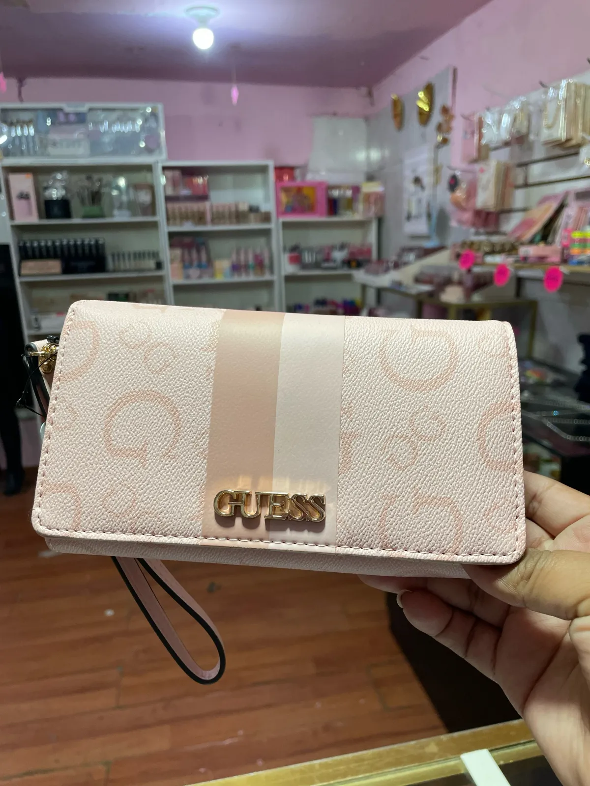 Cartera guess