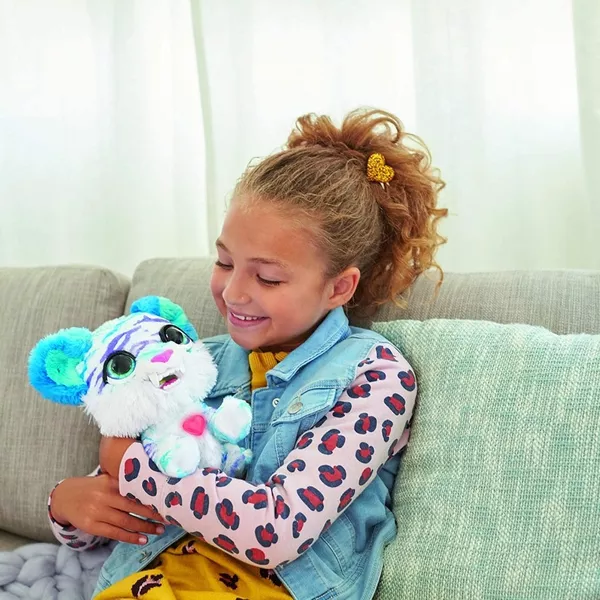 Gatita polar FurReal-Hasbro 4