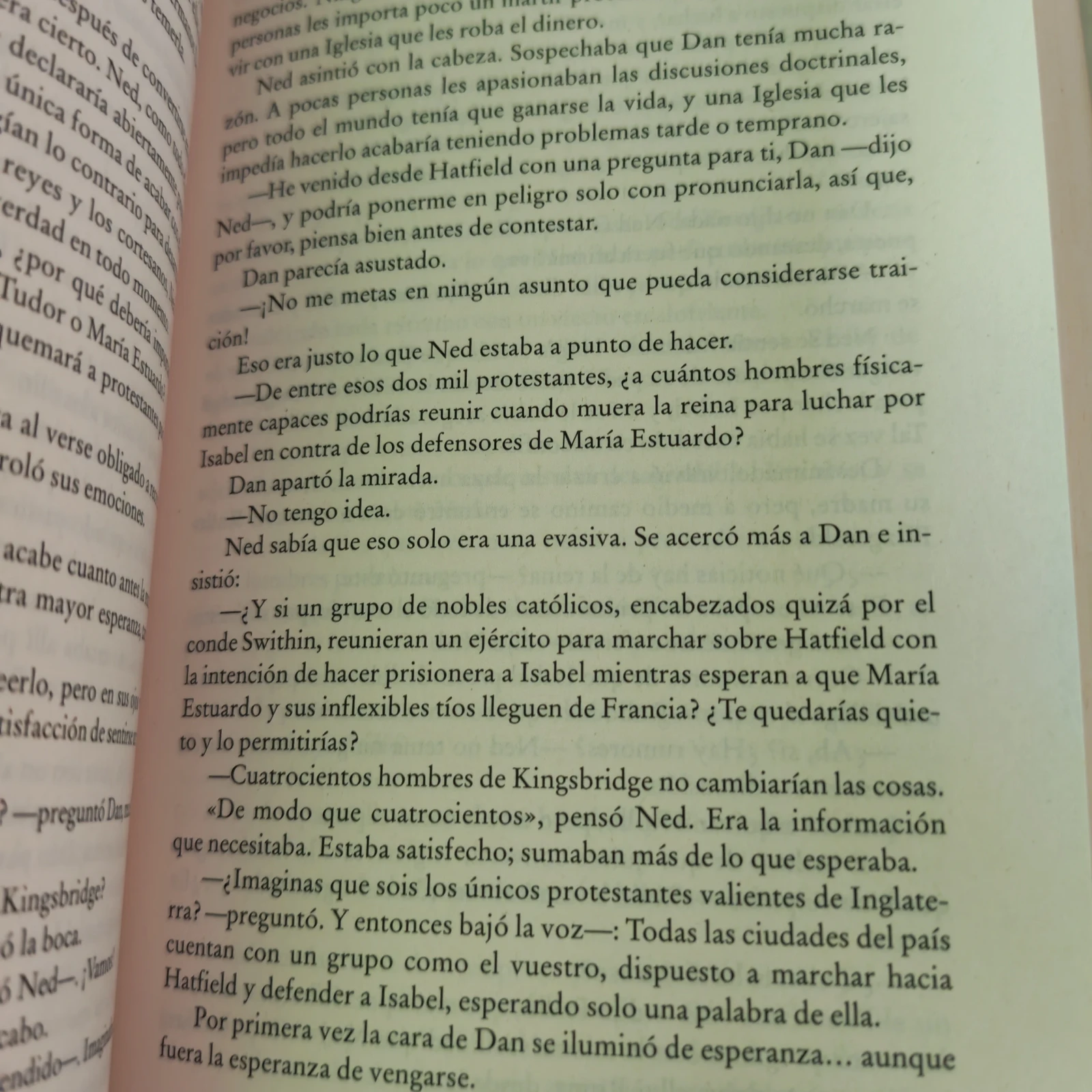 Una columna de fuego, Ken Follet, nuevo  3
