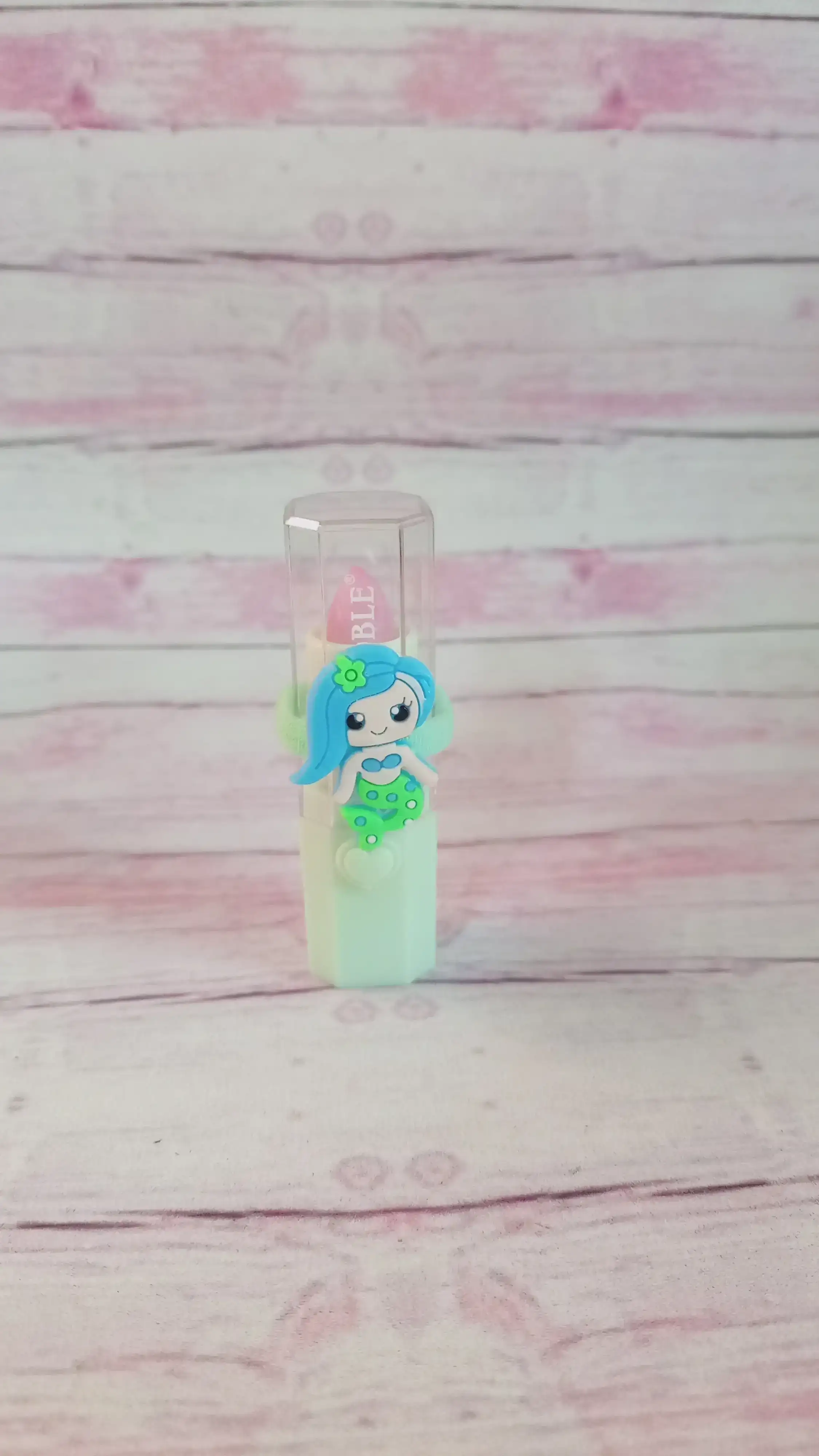 Labial + colita , sirenita 
