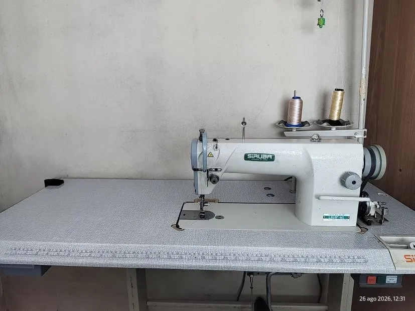 Recta industrial Siruba (L818F-M1) En funcionamiento! 3