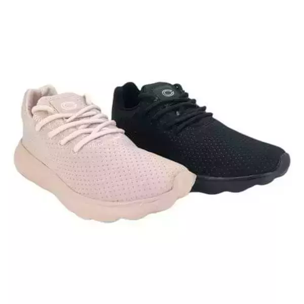 Duo pack tenis negro y maquillaje marca Cklaas