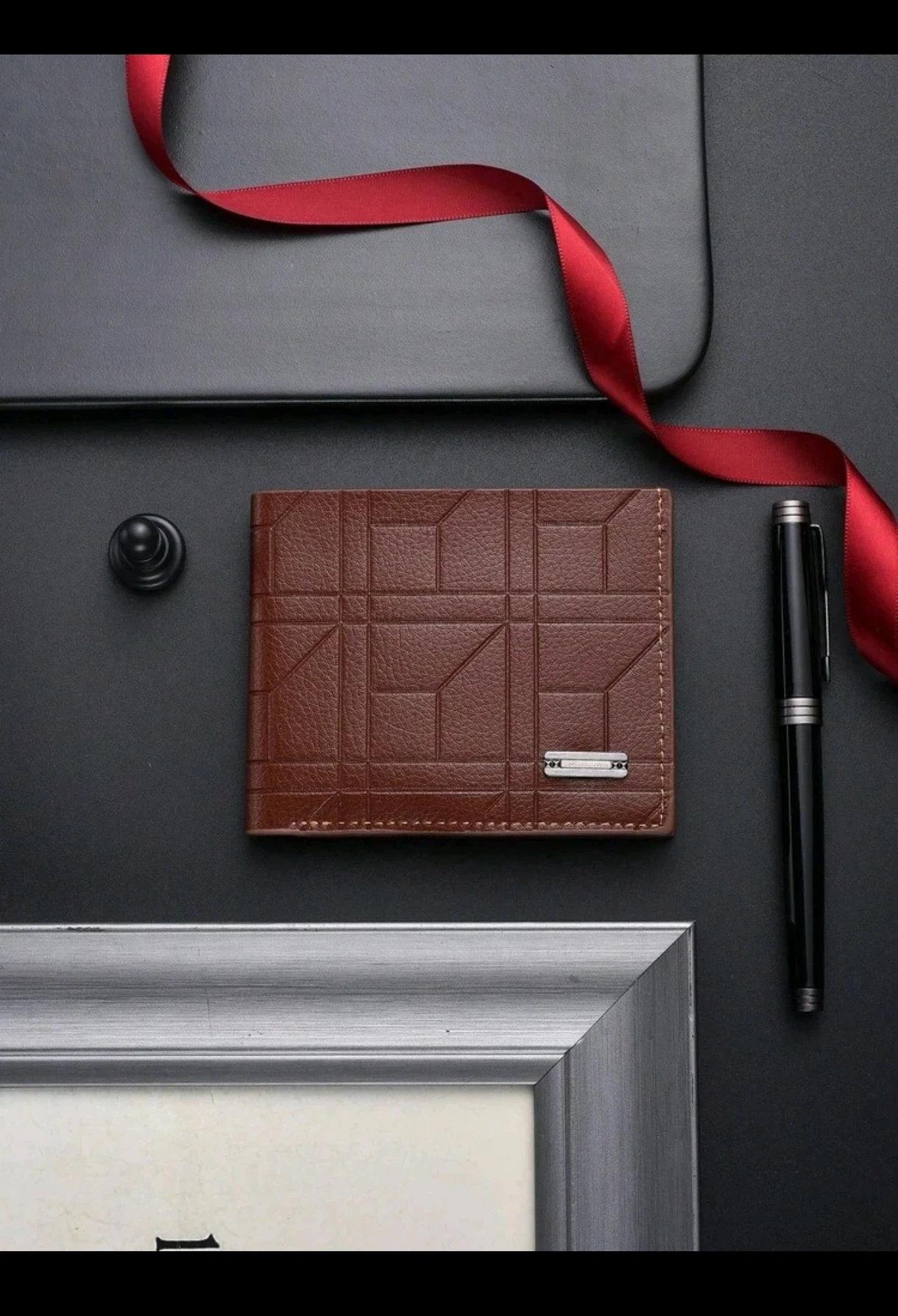 Billetera Ejecutiva Minimalista - Billetera de Poliuretano Premium con Grabado Geométrico 8