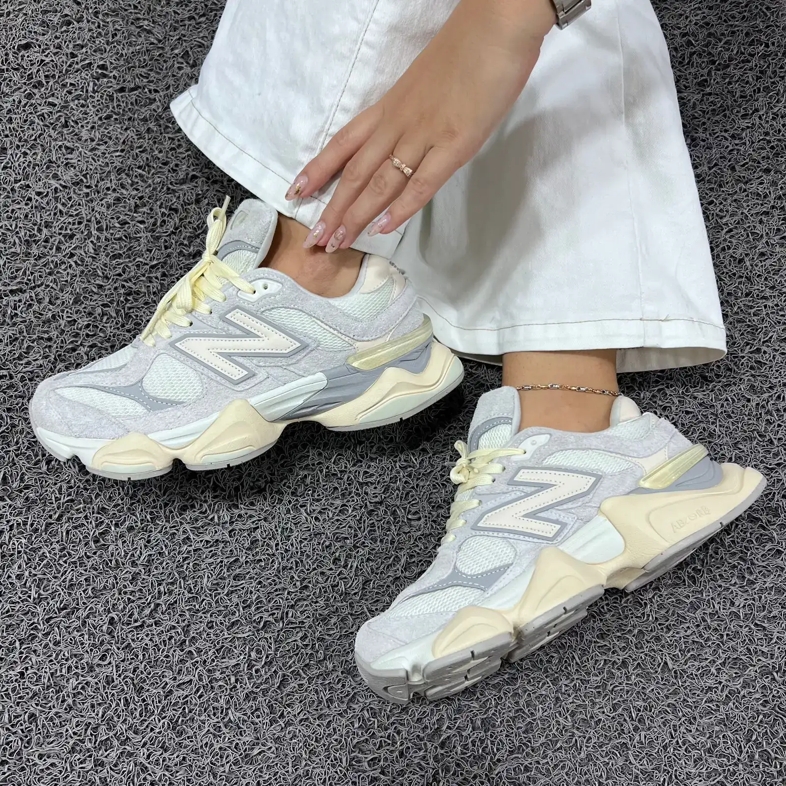 NEW BALANCE 9060