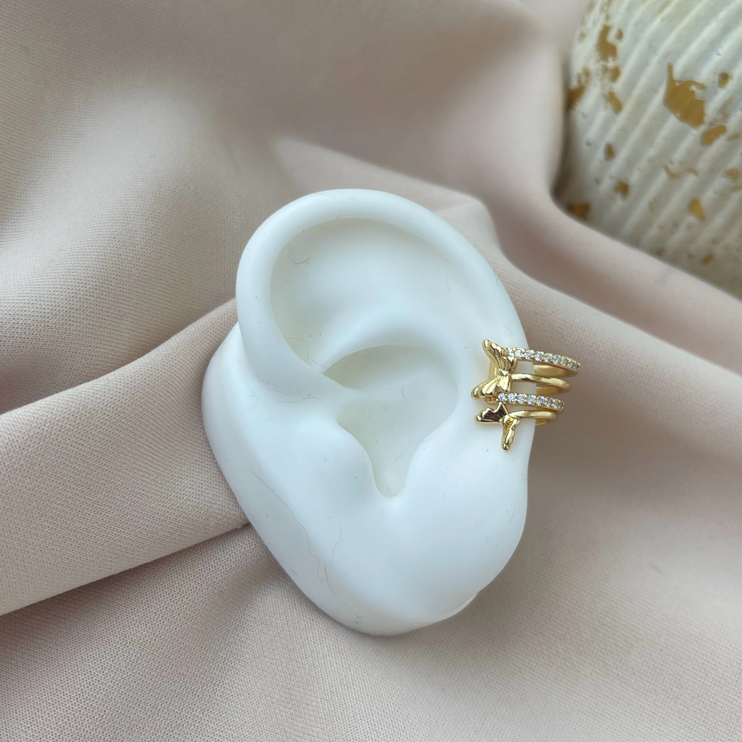 EARCUFF ELA