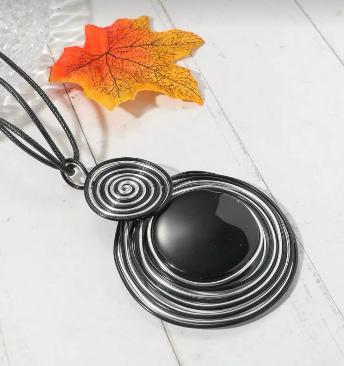 Colgante con piedra negra 2