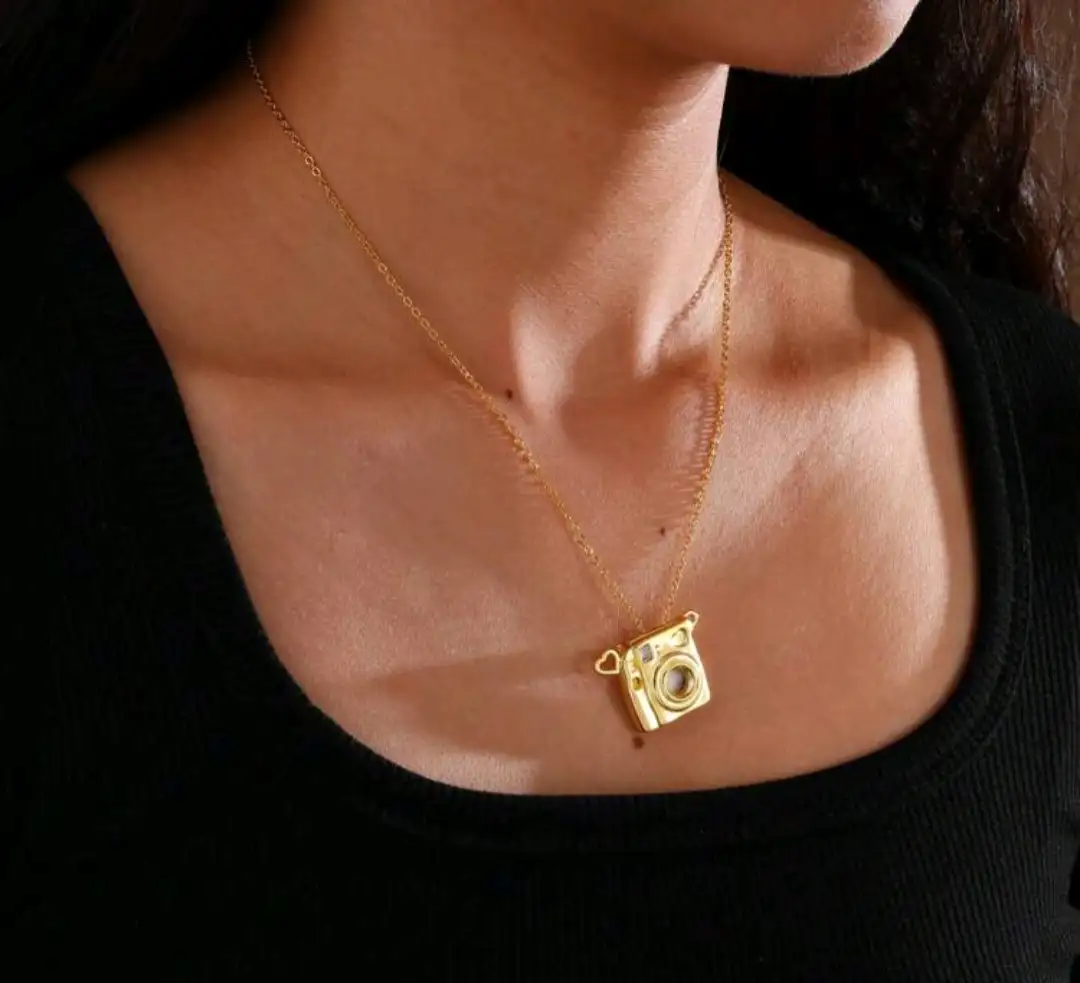 Un collar con colgante personalizable con forma de cámara, un regalo especial para tu novia/amiga/madre/hija, un regalo para el Día del Padre, un regalo para papá, un collar con foto y cadena personalizada, adecuado para familia, parejas y mascotas, apto para uso diario, cumpleaños, San Valentín, aniversarios y otras ocasiones. 3
