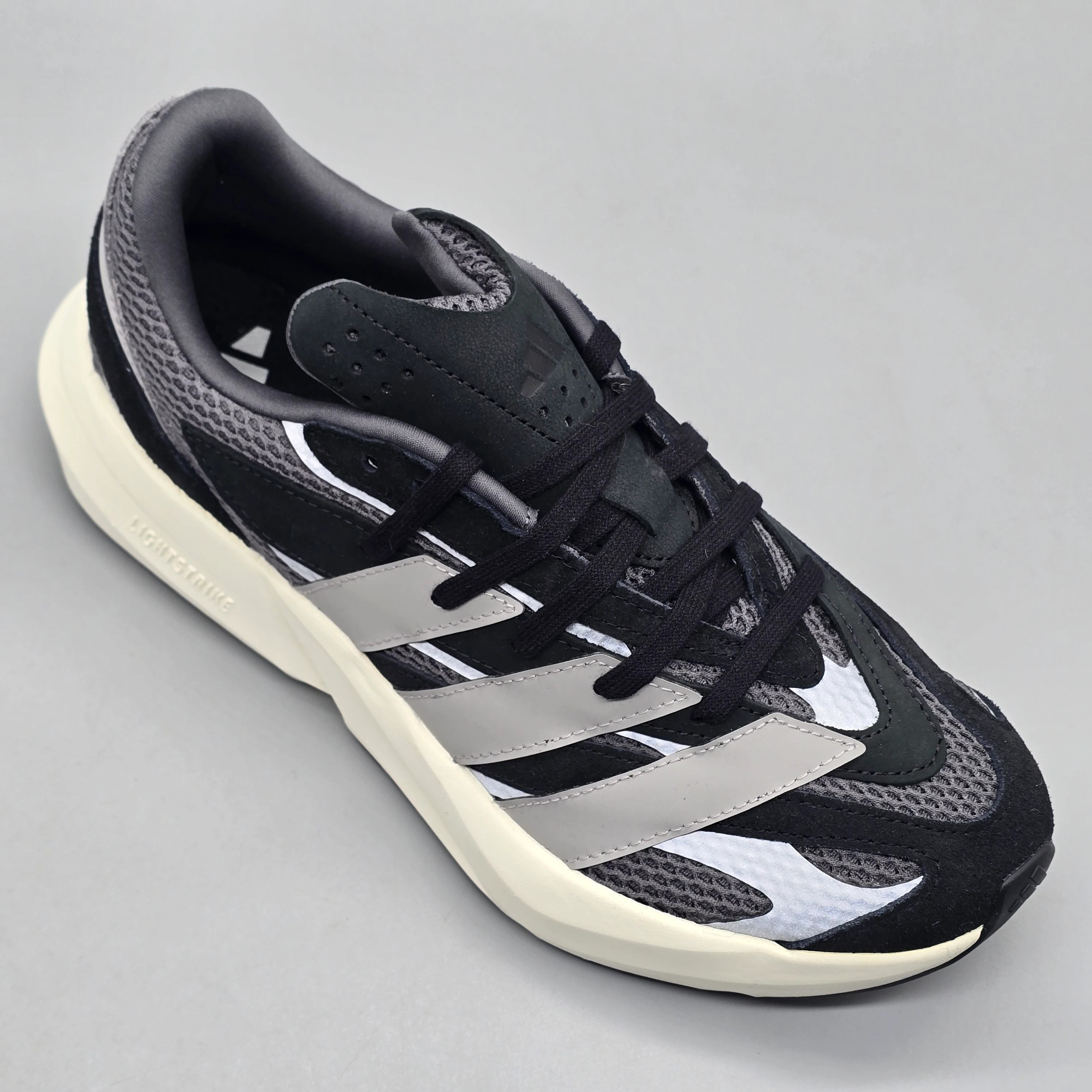 ADIDAS LIGHTBLAZE 3