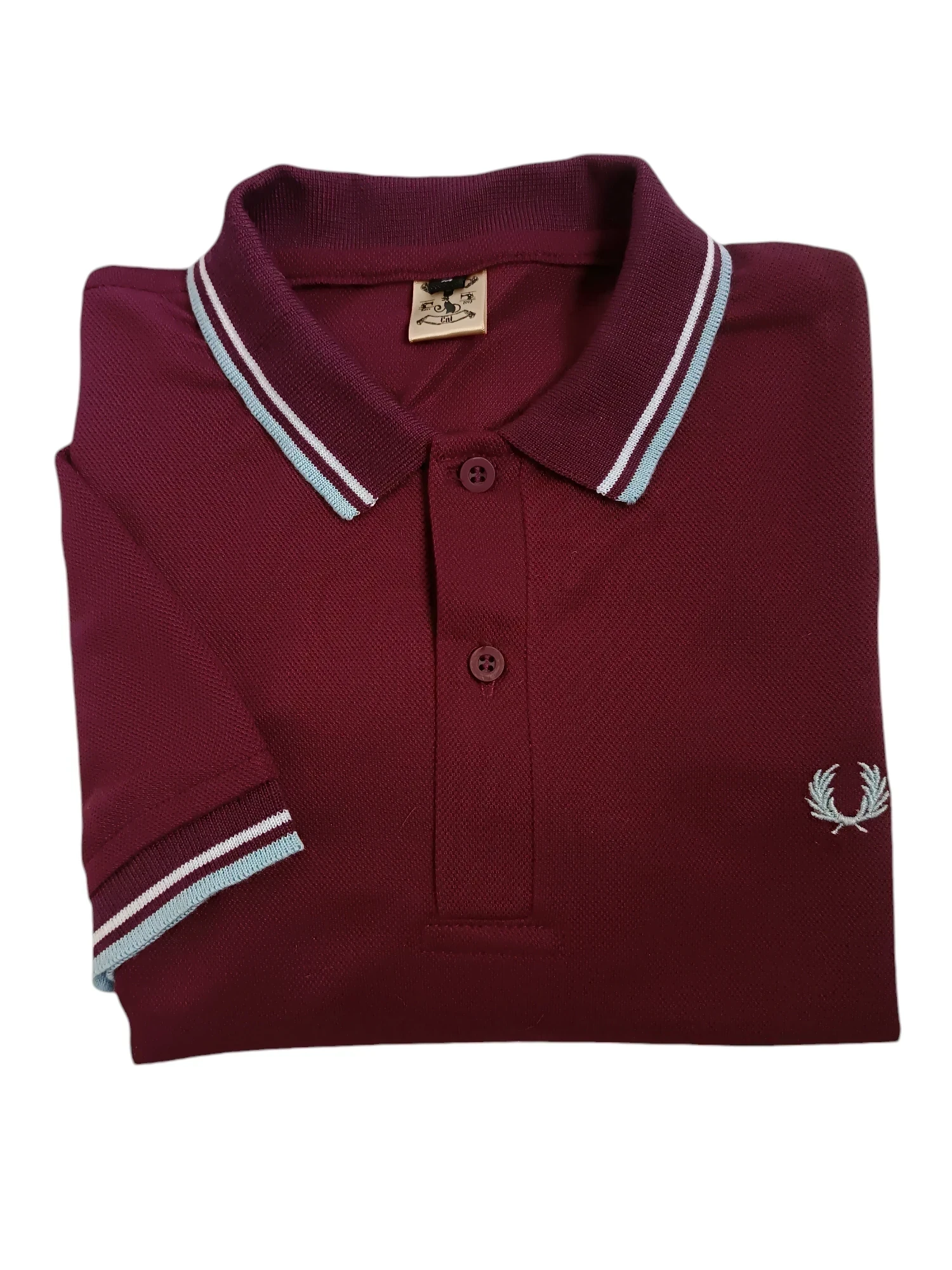Camisa polo vinotinto con linea blanca y celeste 