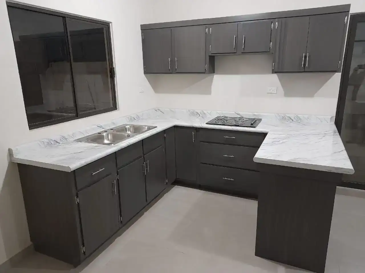 Cocina gris 